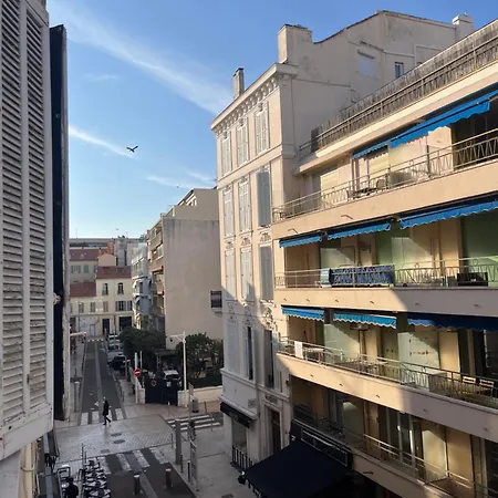 Au Coeur De *